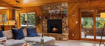 HotTub|Sauna|Pool Pass|Games|FirePit|Pets|Family