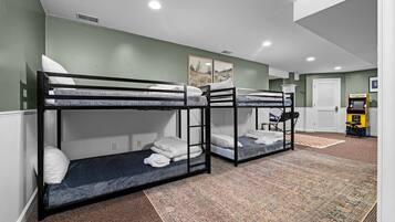 4 bedrooms, desk, iron/ironing board, travel cot