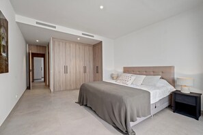 2 bedrooms, WiFi, bed sheets - Oasis Verde (Marbella)