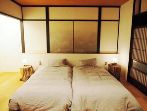 2 bedrooms, desk, free WiFi, bed sheets