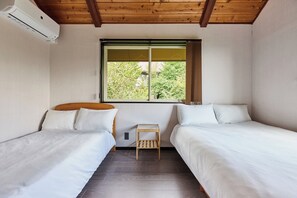 3 bedrooms, desk, free WiFi, bed sheets