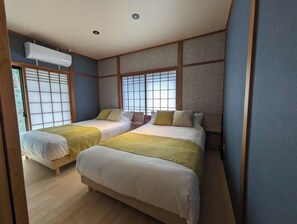 2 bedrooms, desk, iron/ironing board, free WiFi