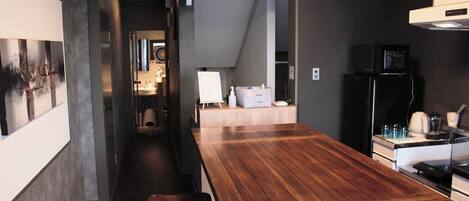 Fridge, microwave, stovetop, cookware/dishes/utensils