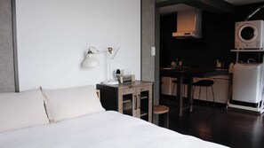 2 bedrooms, desk, iron/ironing board, free WiFi - NEW OPEN onefloor rental room 5 minutes walk from Asato Station Located in Sakaemachi Market w / Naha Okinawa (Naha)