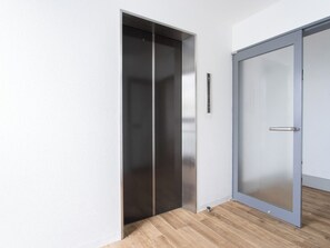 Interior - Nonsmoking Triple Room 703 | Room only VS / Fukuoka Fukuoka (Fukuoka)