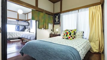 4 bedrooms, desk, iron/ironing board, free WiFi