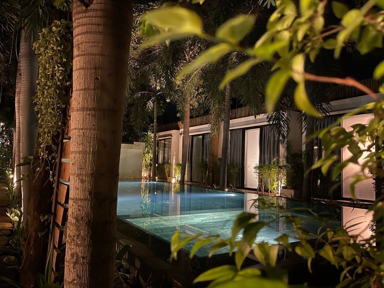 Outdoor pool, pool loungers