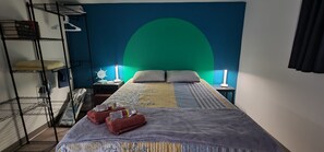 3 chambres, fer et planche à repasser, Wi-Fi, draps fournis