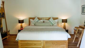 In-room safe, free WiFi, bed sheets