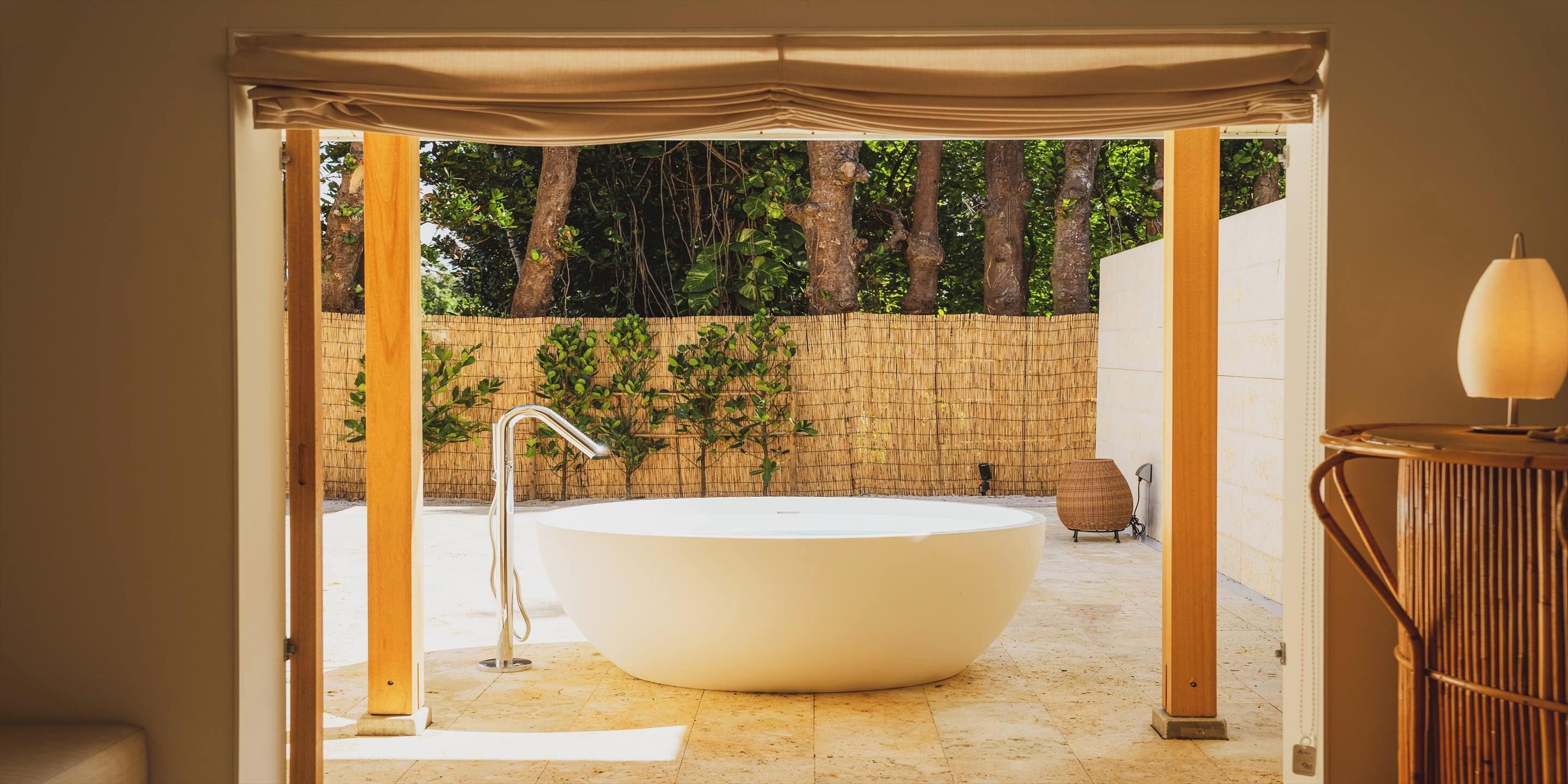 Luxury Villa | Bathroom | Shower, rainfall showerhead, free toiletries, hair dryer