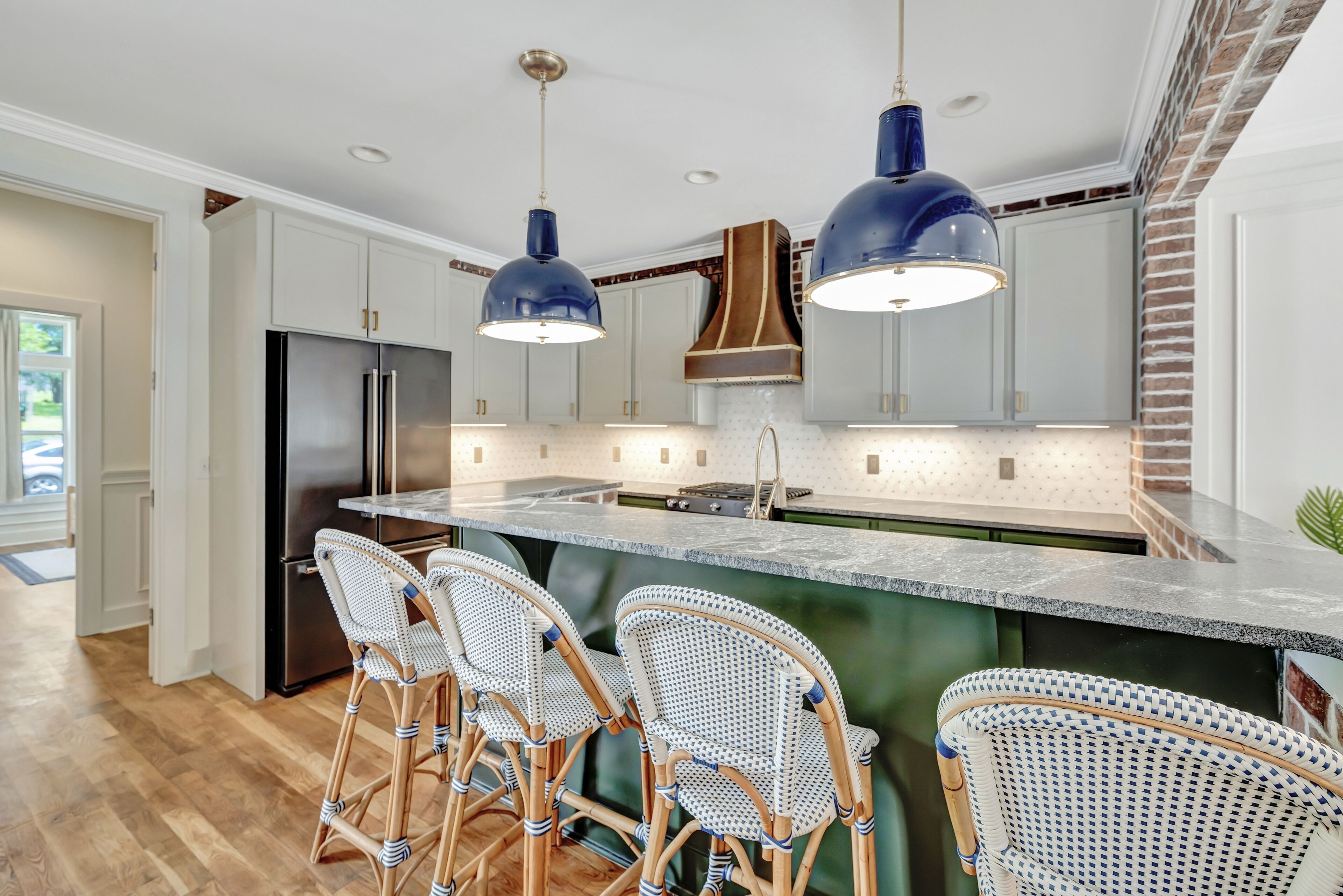 Two Downtown Mansions 7+ bedrooms 8 Bathrooms- Hot Tub - Coming soon