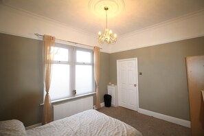 3 Schlafzimmer, Bügeleisen/Bügelbrett, WLAN, Bettwäsche