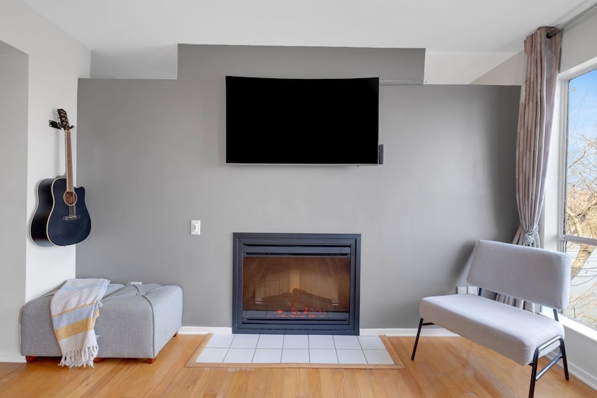 Stylish Downtown Nashville Condo River Views Parking Close To Everything - Nashville