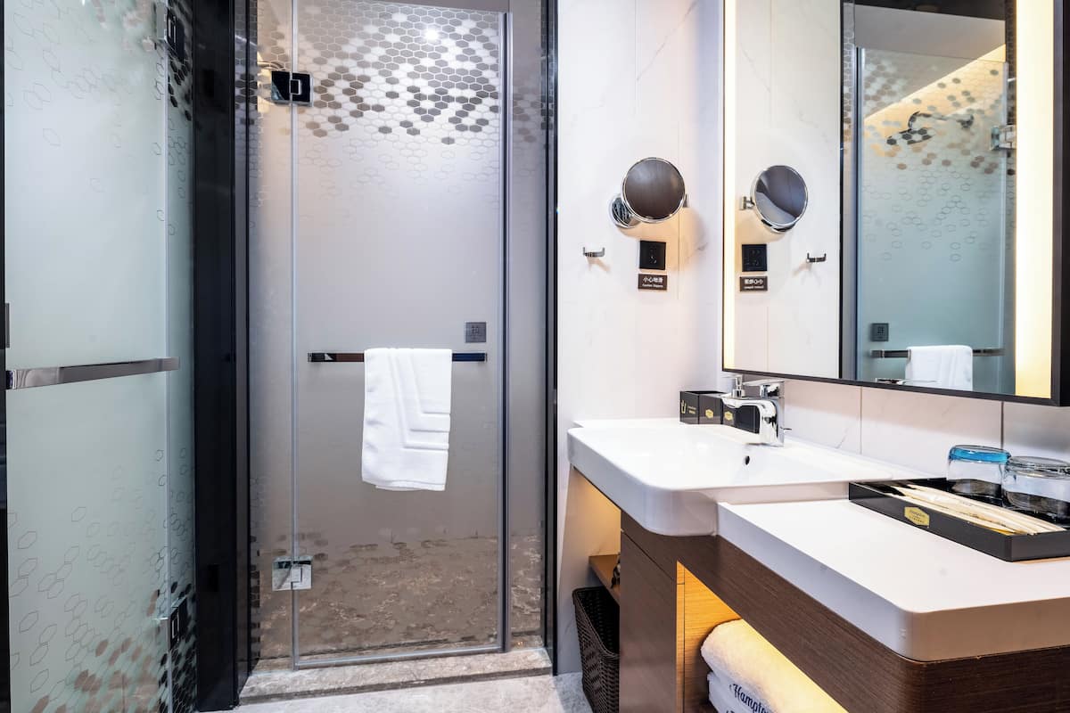 Superior Single Room | Bathroom