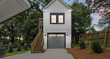 Spacious Plaza Midwood 5-bedroom Dream House in Charming Charlotte