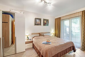 1 bedroom, desk, iron/ironing board, free WiFi