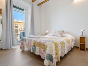 2 chambres, fer et planche à repasser, accès à Internet, literie fournie