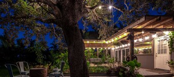 Paradise Getaway | Heated Pool, BBQ, Movie Screen