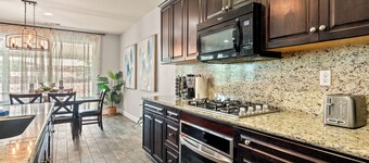 Spacious 6BD3BA One- Floor villa  WiFi Riverside 10Beds 4TVS BBQ