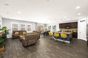 Interior - Spacious 6BD3BA One- Floor villa  WiFi Riverside 10Beds 4TVS BBQ (Riverside)