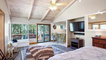 4 bedrooms, WiFi, bed sheets