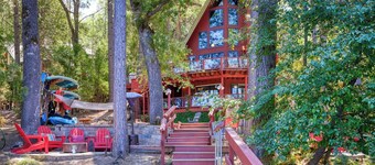 The Lake House at Pine Mountain Lake
Family Lake House, Private Dock & Yosemite!