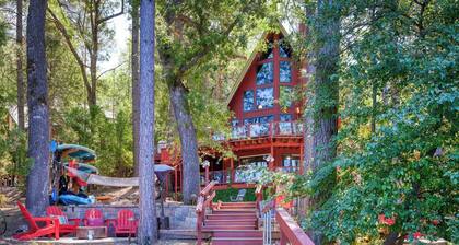 The Lake House at Pine Mountain Lake
Family Lake House, Private Dock & Yosemite!
