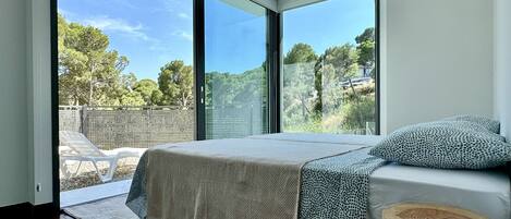 4 chambres, fer et planche à repasser, Wi-Fi gratuit, draps fournis