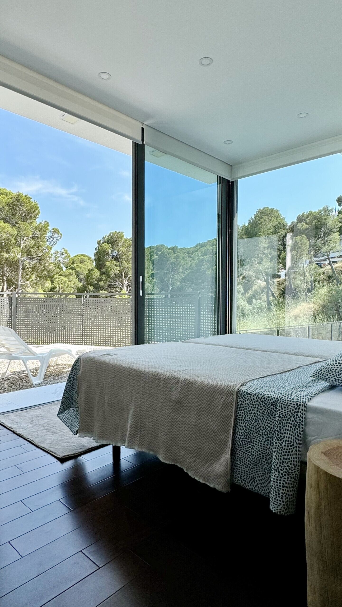 4 slaapkamers, een strijkplank/strijkijzer, gratis wifi, beddengoed