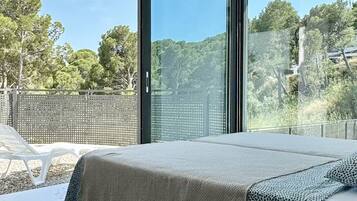 4 dormitorios, tabla de planchar con plancha, wifi gratis y ropa de cama