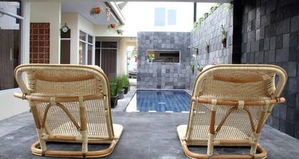 Green Leaf Guest House Jogja by Sinergi