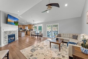 Smart TV, fireplace, video games, table tennis