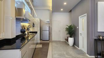 Fridge, microwave, stovetop, electric kettle