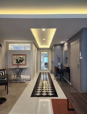 Interior - Nice Decorated townhouse in local neighborhood, 10 minutes walk to BTS (Thunburi)