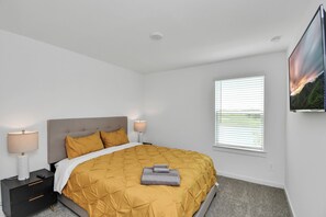 4 bedrooms, desk, iron/ironing board, free WiFi
