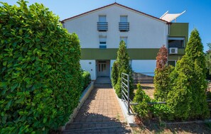 Exterior - Amazing apartment in Vranici with WiFi (Vranici)