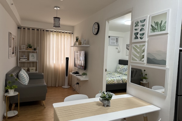 1 habitación, tabla de planchar con plancha, wifi gratis y ropa de cama