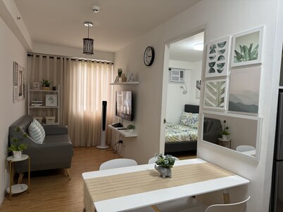 Cozy & Quiet 1 BR Condo w/ Free Pool Access Near Beach, Airport and Malls