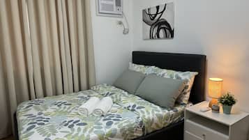 1 habitación, tabla de planchar con plancha, wifi gratis y ropa de cama