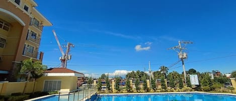 室外游泳池