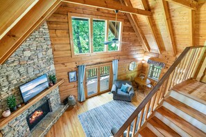 Fernseher, Kamin, Arbeitsbereiche