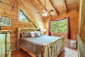 1 bedroom, iron/ironing board, WiFi, bed sheets - 10 minutes to PF/Pool/Hot Tub/Fishing/Serene deck (Sevierville)
