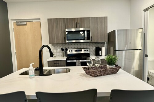 2BR Ground Floor Apt Near Pickleball, Tennis & Wellness Center, Exclusive Guest Golf Packages!