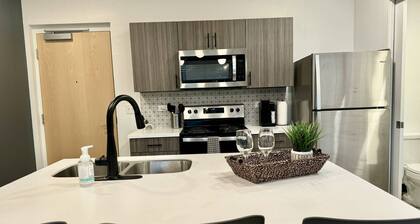 2BR Ground Floor Apt Near Pickleball, Tennis & Wellness Center, Exclusive Guest Golf Packages!