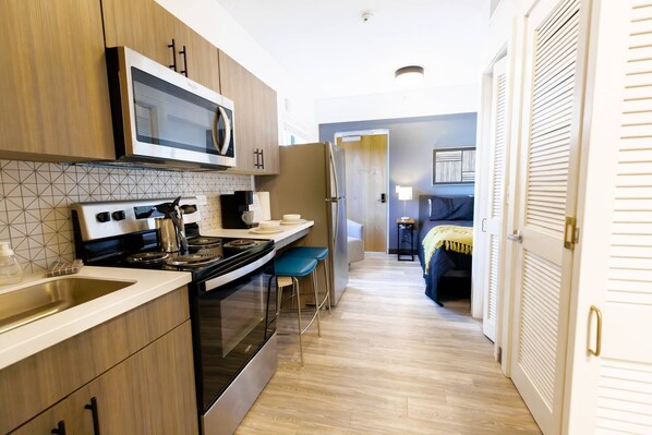 Fridge, microwave, oven, stovetop