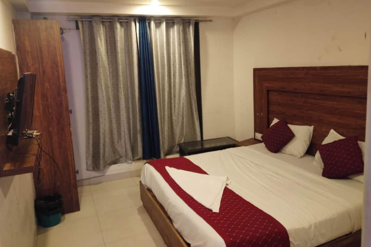 Habitación doble superior, vista a la ciudad | Wifi gratis