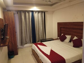 Superior Double Room, City View - Goroomgo Hotel Diamond Mahipalpur (New Delhi)
