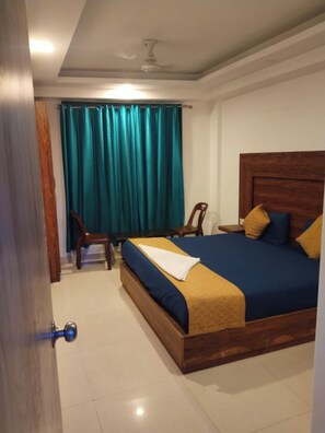 Deluxe Double Room, City View - Goroomgo Hotel Diamond Mahipalpur (New Delhi)