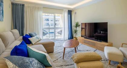 Parede Beach Apartment by Portugal Portfolio