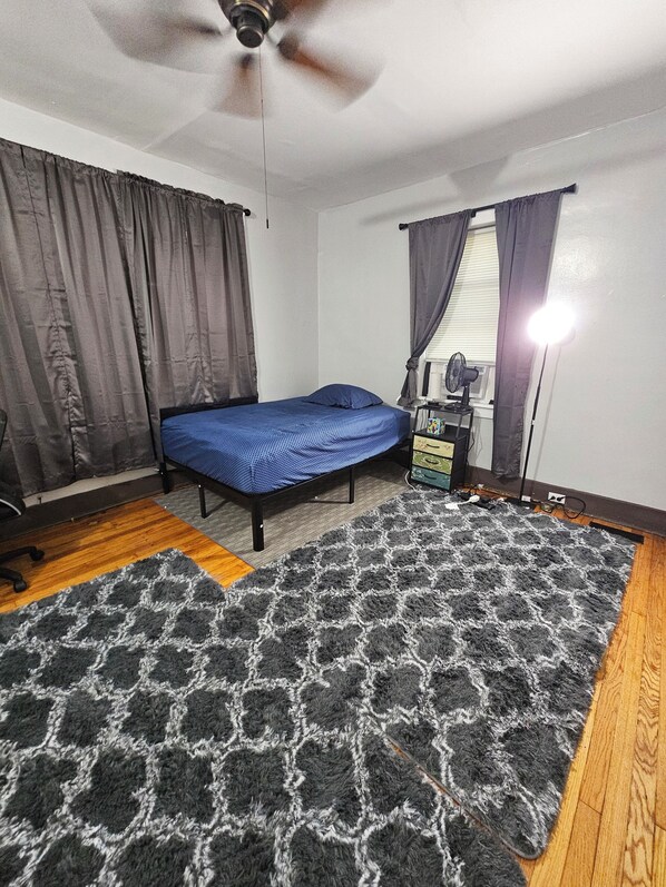 1 室のベッドルーム、WiFi